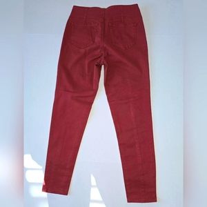 Juniors Red /  Rust Color. High Rise Pant / Crop Jean . Size 5.